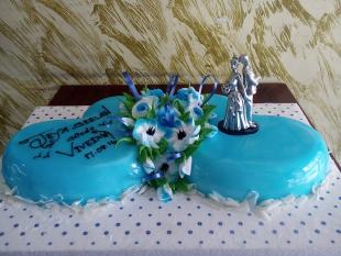 twin-hearts-wedding-cake